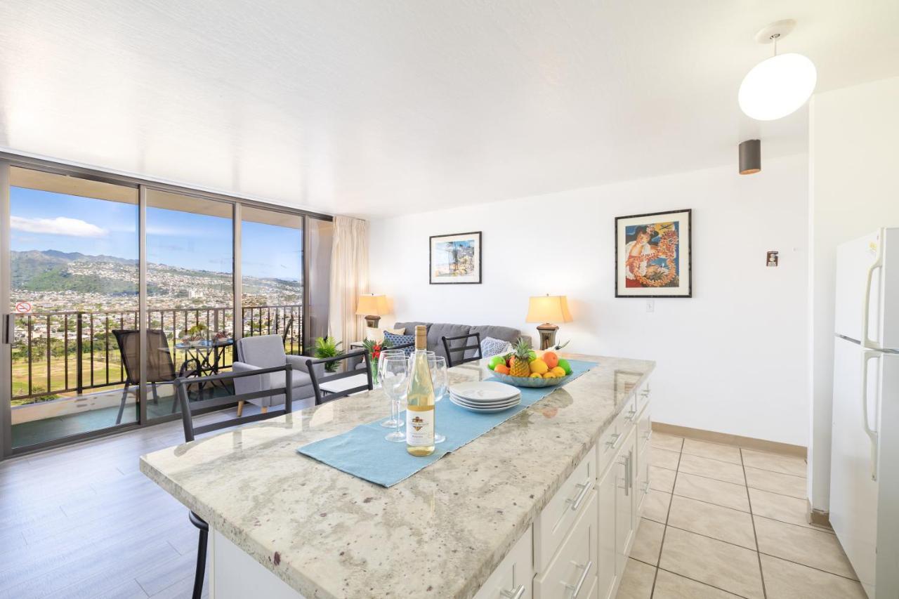 Waikiki Escapade Mountain Views Condo, Steps To Beach With Parking Perk Honolulu Exterior foto